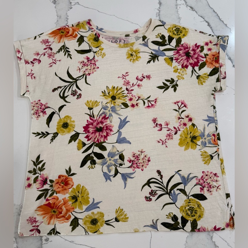 Loft- SZ-L Short Sleeve Top Cream with Floral